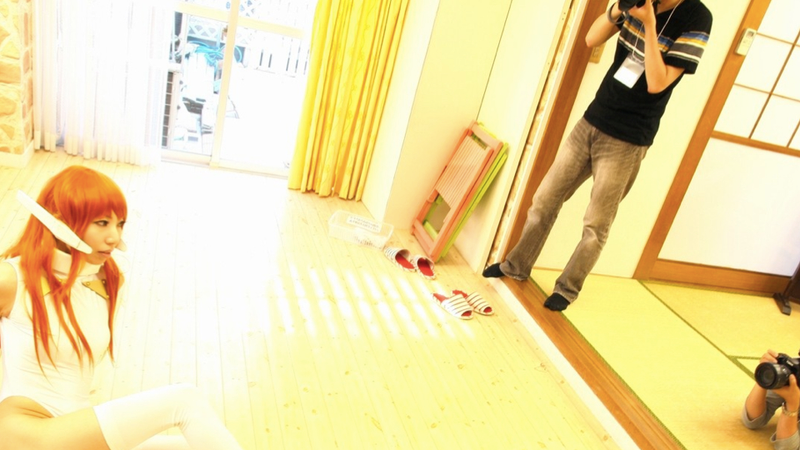 Illustration for article titled Inside Cosplay Photography Events (And a Fancy Shinjuku Apartment)